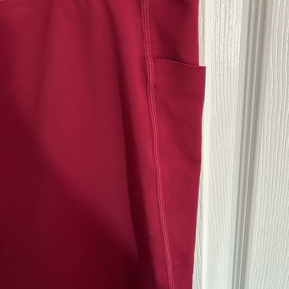 POPFLEX Crisscross Hourglass Flared Leggings with Pockets - Ruby - Picture 5 of 5